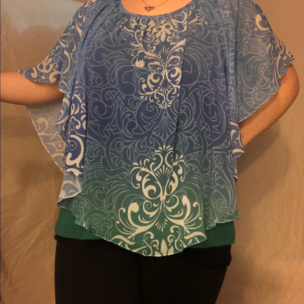 Beautiful bright blue and green blouse! 5/25